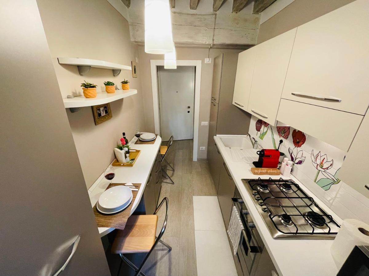 All'Interno Delle Mura Appartamento Con Wi-Fi E Netflix 루카 외부 사진